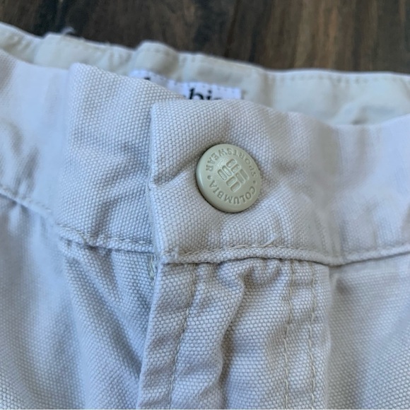 Columbia Khaki Cargo Shorts - Picture 4 of 11